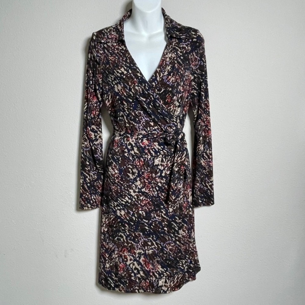 BCBGMAXAZRIA Wrap Dress Women M Classic Career Abstract Long Sleeve Collar Knee